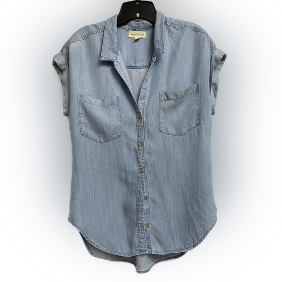 cloth & stone Tops - Anthropologie Cloth & Stone Blue Short Sleeve Button Down Shirt Size M